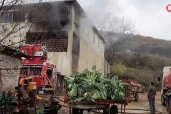 Bursa'da depoda çıkan yangın söndürüldü