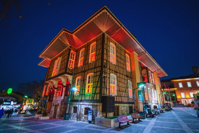 Bursa'da o meydana Kurtuluş Savaşı kahramanının adı verilir mi?