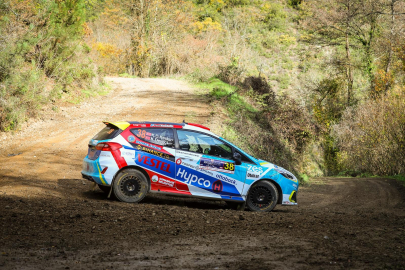 Bursa Osmangazi’nin gururu Keskin’den podyumda çifte başarı