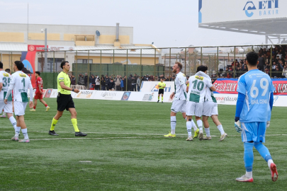 Bursaspor Teknik Direktörü Tahsin Tam: Hakemin frenlemesine rağmen…
