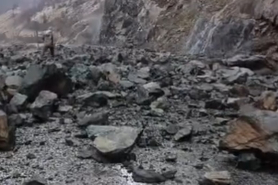 Hakkari'de heyelan korkuttu