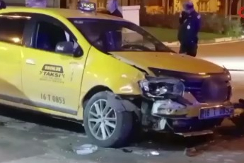 Bursa'da gasp edilen ticari taksi yarım saatlik kovalamacayla durduruldu