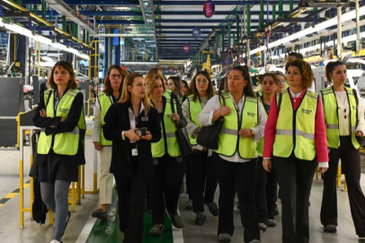 Kadının Güçlenmesi Bursa Platformu üyeleri, Oyak Renault'da buluştu