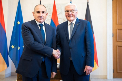 Paşinyan, Almanya Cumhurbaşkanı Steinmeier ile görüştü