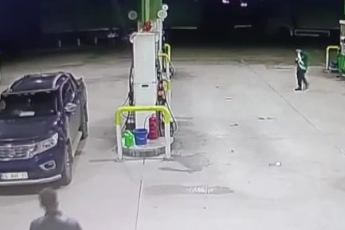 Bursa'da gece yarısı gasp edilen taksinin yeni görüntüleri ortaya çıktı!