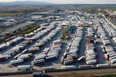 Yunanistan’daki grev nedeniyle, Kapıkule ve Hamzabeyli sınır kapılarında TIR yoğunluğu