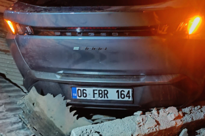 Bolu'da kontrolden çıkan cip eve girdi: 1 yaralı