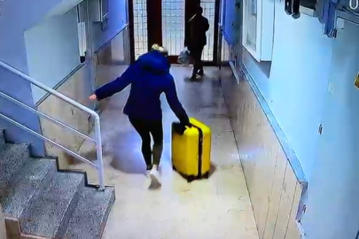 Güllü’nün kızının arkadaşı ile birlikte bavullarla binadan çıktığı anlara ilişkin görüntü ortaya çıktı