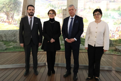 Gürcü Bakan ve dünyaca ünlü piyanist Bolkvadze'den Bursa'da tarihi yolculuk