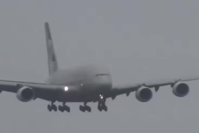 PSG’yi taşıyan uçak şiddetli rüzgar nedeniyle piste yan iniş yaptı