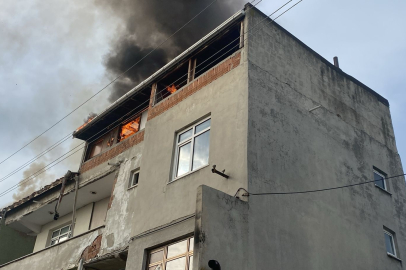 Tekirdağ'da çatı katı alev topuna döndü