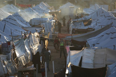 Gazze'de şiddetli yağış nedeniyle hasarlı evin duvarı çöktü: 1 Filistinli hayatını kaybetti