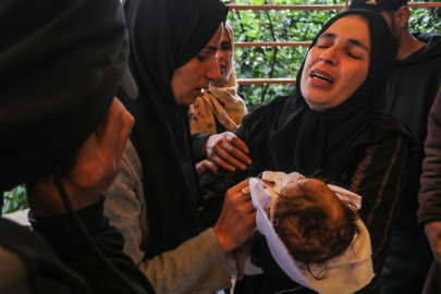 Gazze'deki Sağlık Bakanlığı: Su altında kalan çadırda bir bebek soğuktan öldü