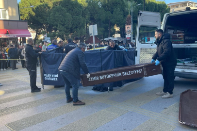 İzmir'de belediyenin çöp kamyonu yaya geçidinde kadını ezdi