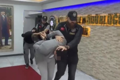 Anne, baba ve ağabeyini öldürüp intihar süsü verdi!