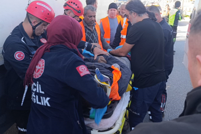 Antalya'da tırın altında kalan karayolları işçisi hayatını kaybetti