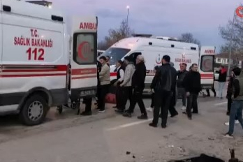 Bursa'da motosiklet kadına çarptı: 2 yaralı