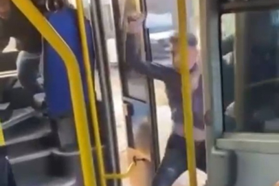 Bursa'da otobüste dehşet anları! Satırla...