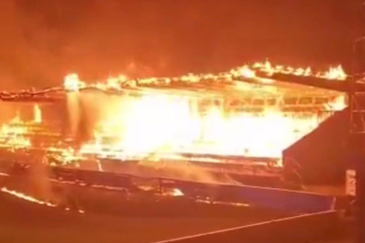 Efsane kulüp küme düştü! Çocuklar tarihi stadyumu yaktı...