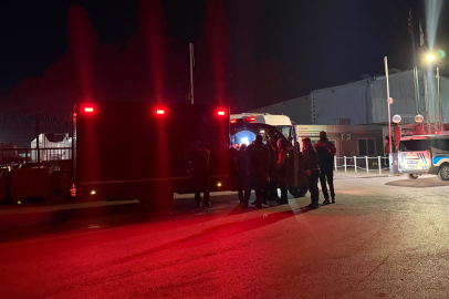 İzmir'de tırdan sızan kimyasal maddeden etkilenen 5 kişi hastanelik oldu