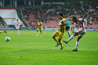 Yunan basını, Samsunspor-AEK maçını aynı yerden gördü!