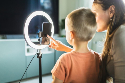 Avustralya'da yetişkinlerin çoğu yeni sosyal medya yasağını destekliyor