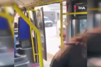 Bursa’da satırlı saldırgan gözaltına alındı! Satırı pantolonunda taşıyormuş...