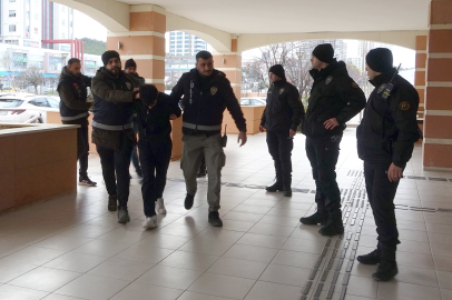 Kastamonu'da cinayetle sonuçlanan bıçaklı kavganın zanlıları adliyeye sevk edildi