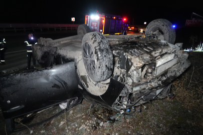 Kırıkkale'de takla atan otomobil hurdaya döndü: Aynı aileden 3 kişi yaralandı