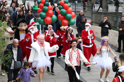 Yeni yıl heyecanı Bursa Osmangazi Meydanı’nda yaşanıyor