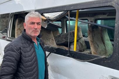 Artvin'de üzerlerine kaya yağan minibüs şoför yaşadıkları korku dolu anları anlattı