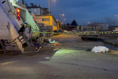Elazığ'da çöp kamyonunun altında kalan işçi hayatını kaybetti