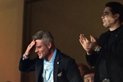 Fenerbahçe tribünlerinde Sadettin Saran coşkusu!