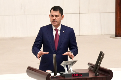 Bakan Kurum: Türkiye, asrın felaketini, asrın destanına dönüştürmüştür