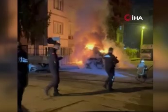 Bursa'da seyir halindeki otomobil alev aldı