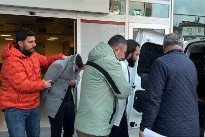 Konya'da dükkan sahibini bıçaklayan kiracı ve arkadaşı adliyeye sevk edildi