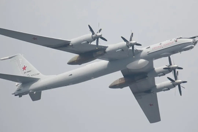 Rusya'dan Karadeniz'de gövde gösterisi! Bombardıman uçaklarını uçurdular