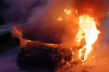 Bursa'da otomobil cayır cayır yandı!