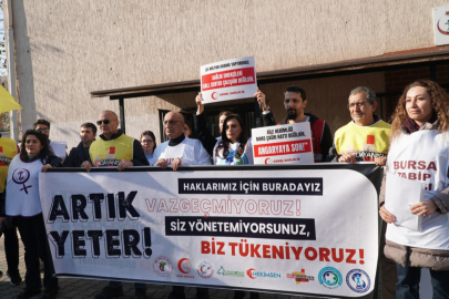 Bursa'da sağlık emekçileri hakları için bir araya geldi