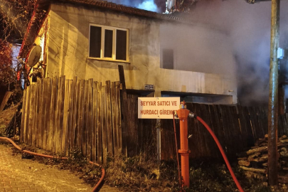 Bursa'da samanlıkta başlayan yangın eve sıçradı