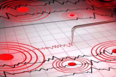 Hatay'da gece uykudan uyandıran deprem!