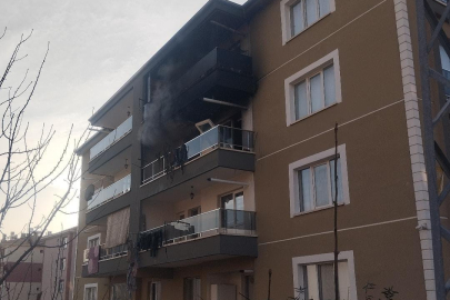 Ankara'da ev yangını paniğe neden oldu