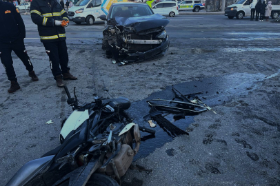 Bitlis’te otomobil ile motosiklet kafa kafaya çarpıştı: 1 yaralı