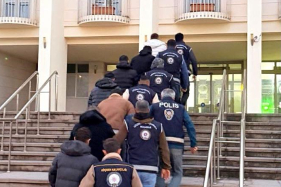 Muğla Bodrum’da kaçak göçmen çetesi çökertildi: 3 tutuklama