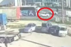 Bursa'da korkutan kaza! Metrelerce savurdu...