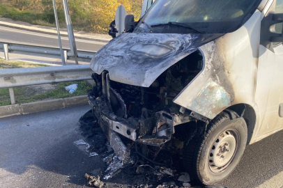 Bursa'da minibüs cayır cayır yandı!