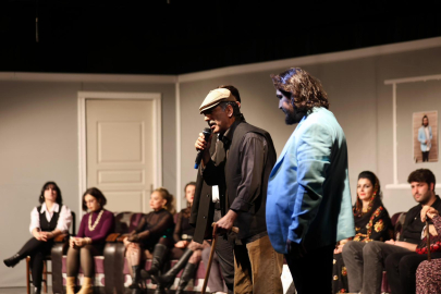 Bursa'da Özgür Aksoy Tiyatro Günleri'ne görkemli final