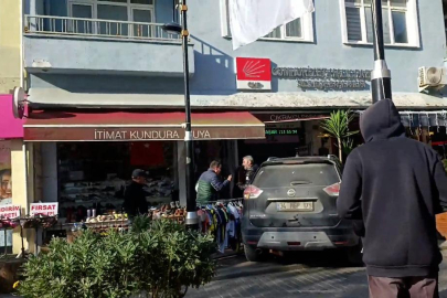 CHP binasında 'Kızıma küfür edildi' protestosu! Geçmişi kabarık çıktı