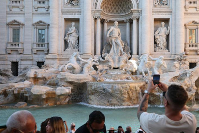 Milyonlarca kişi ziyaret ediyor! Roma'nın tarihi Trevi Çeşmesi artık ücretli olacak