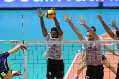 Bursa Büyükşehir Belediyespor set vermeden kazandı